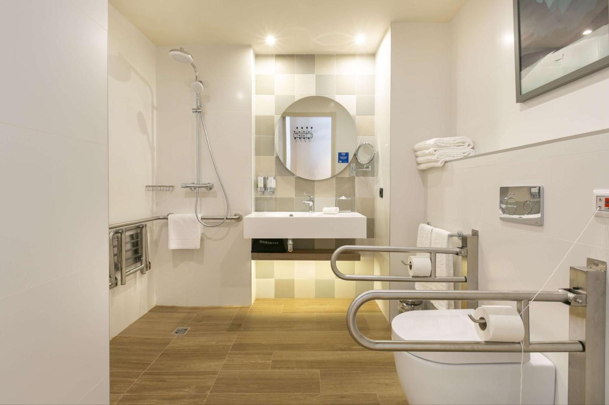 Hampton By Hilton Alcobendas Madrid Εξωτερικό φωτογραφία
