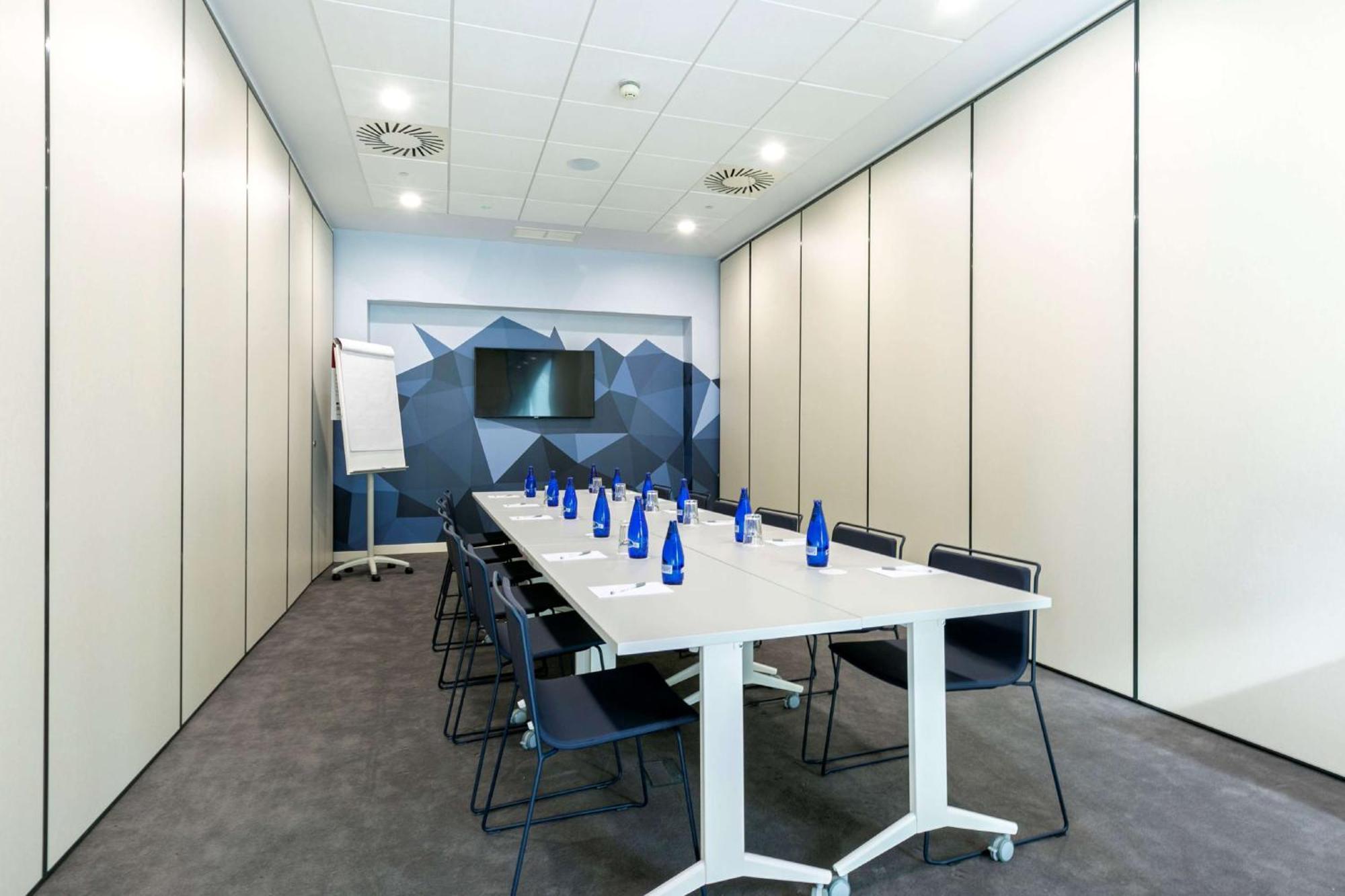 Hampton By Hilton Alcobendas Madrid Εξωτερικό φωτογραφία