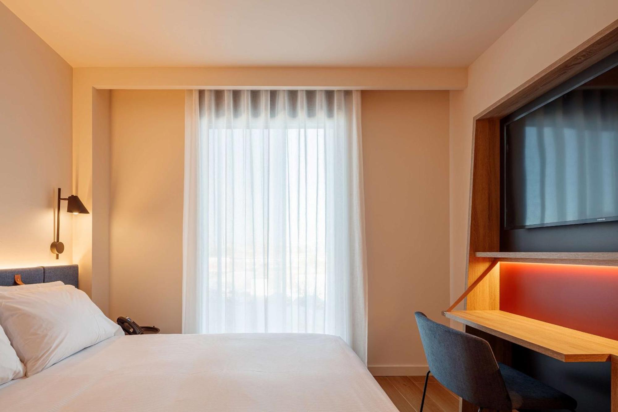 Hampton By Hilton Alcobendas Madrid Εξωτερικό φωτογραφία